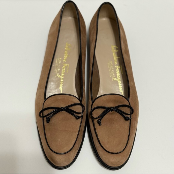 RARE Vintage Salvatore Ferragamo Boutique Tan Slip-On Loafers EUC - Picture 4 of 9